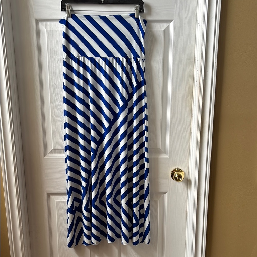 Elegant Blue and White Diagonal Striped Strapless Maxi Dress